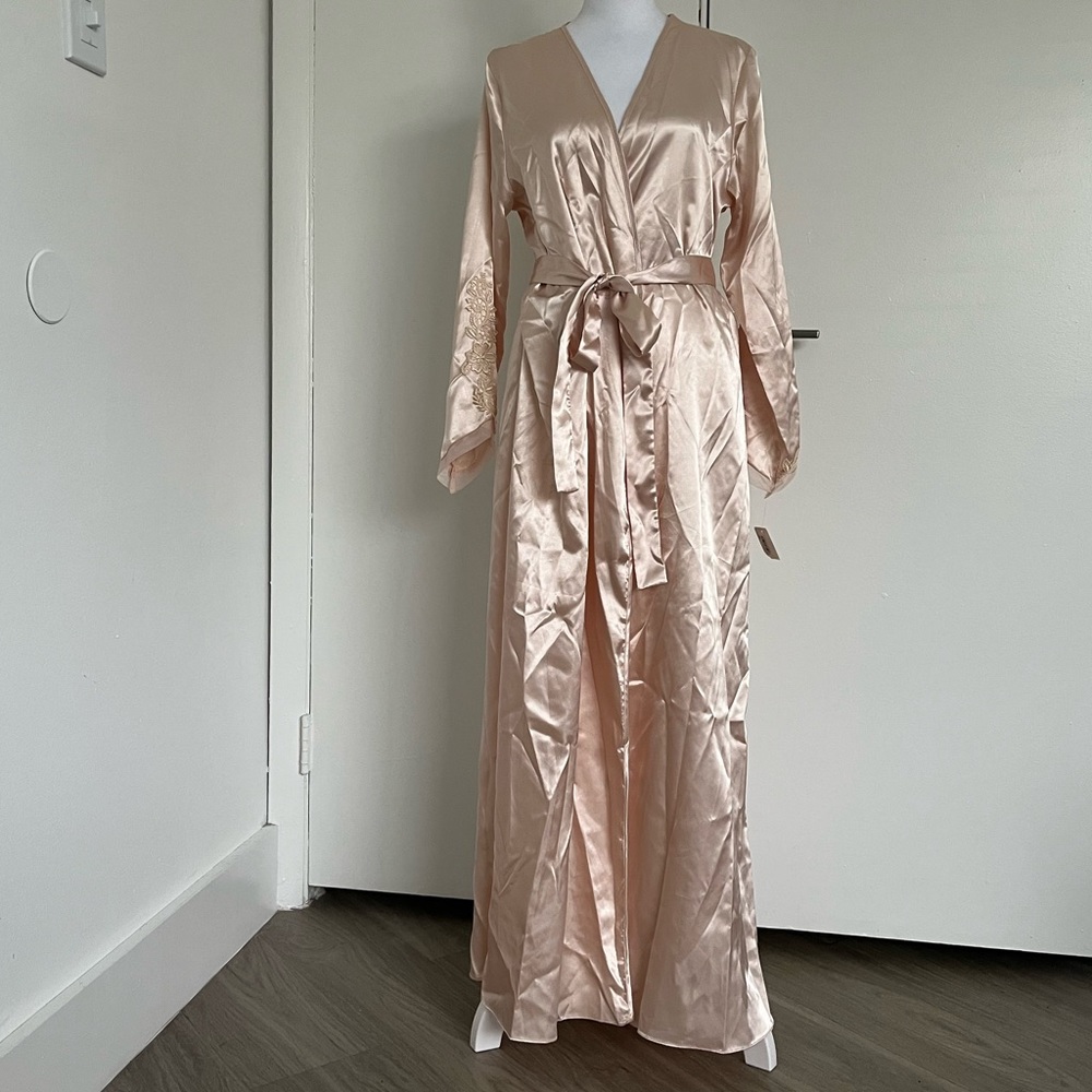 Peach Flora Nikrooz Color Sleep Robe Silk Like Material